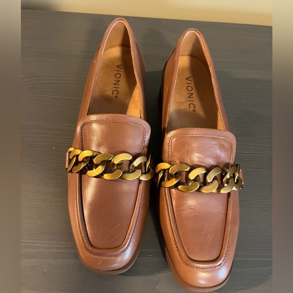 VIONIC Mizelle Chain Loafers NWOB - Picture 2 of 9